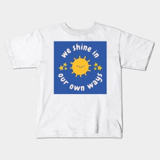 we shine in our own ways Mikrokosmos BTS Kids T-Shirt